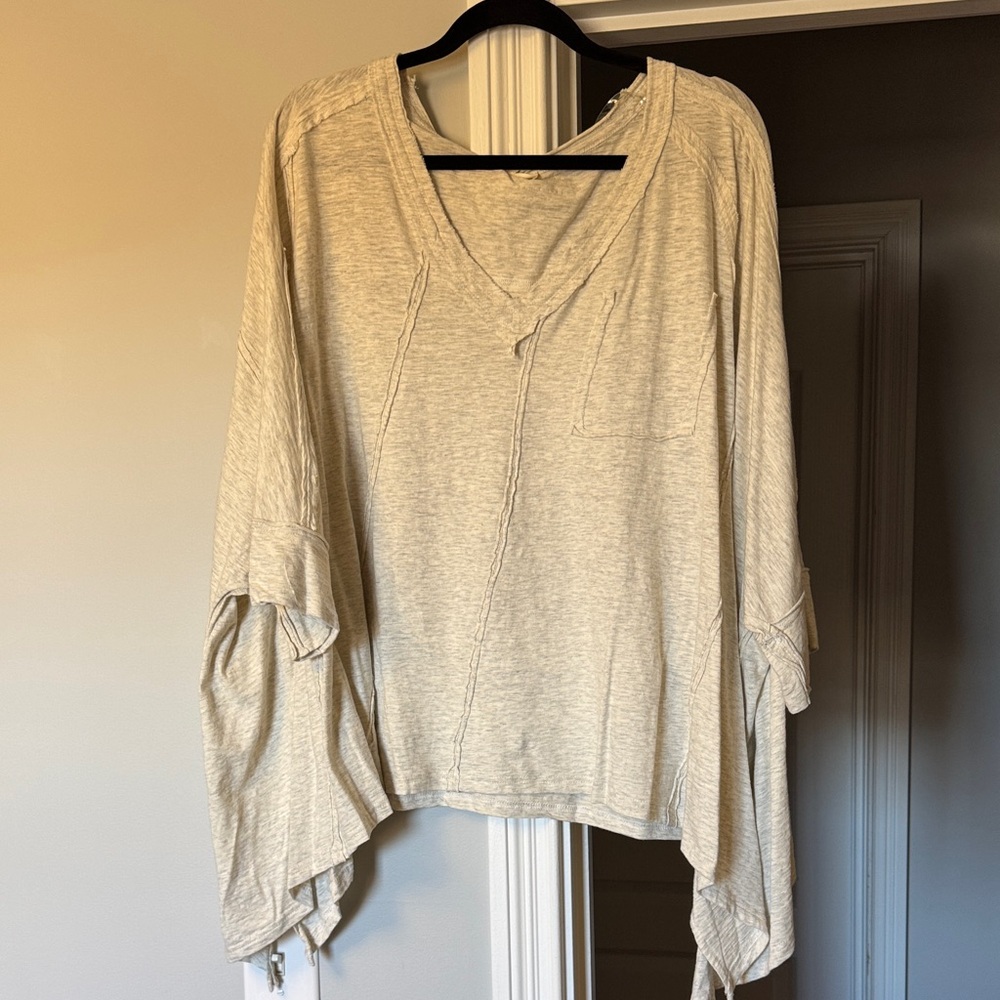 Oli & Hali Cream V-Neck Sweatshirt